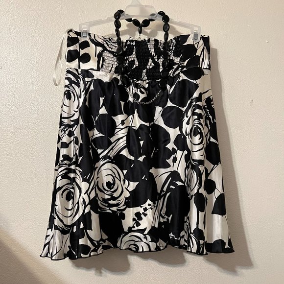 White House Black Market Small Blouse Silk Floral Sleeveless Jewel Halter top si - Picture 4 of 10